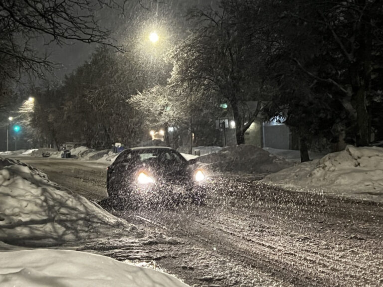 Oil rises further above $90, headed for seventh weekly gain as freezing weather strikes