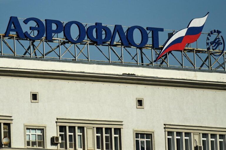 Airlines tackle Russia risks as Ukraine fallout widens