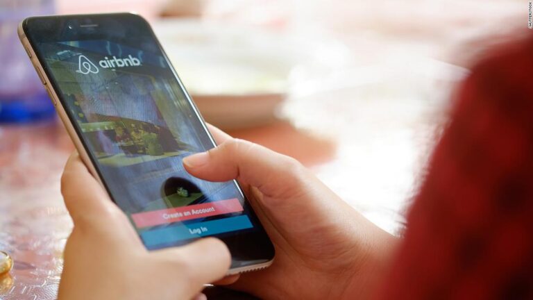 People around the world are booking Airbnbs in Ukraine. They don’t plan to check in