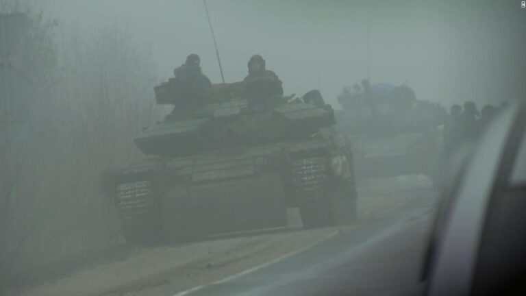 Russians turn barrel of their tank on convoy