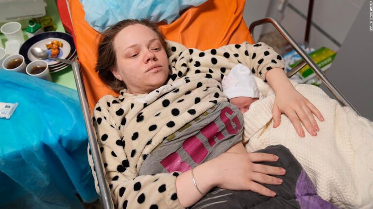 Pregnant woman who survived the Mariupol maternity hospital bombing gives birth