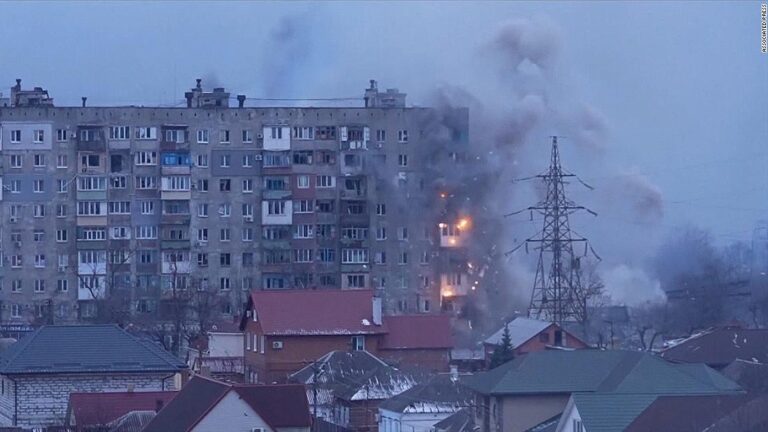 Video shows Russian tank firing on an apartment building in Ukraine