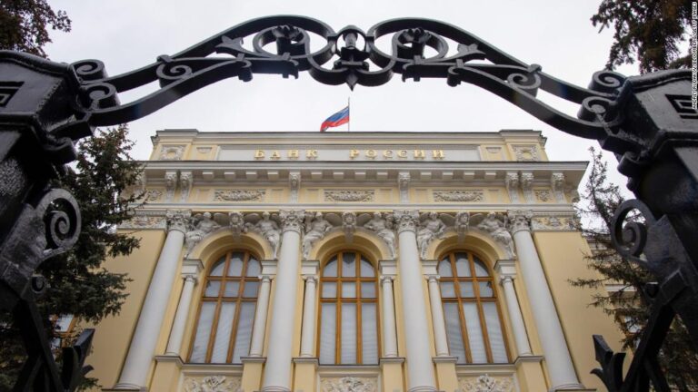 Here’s how we know sanctions are hurting Russia