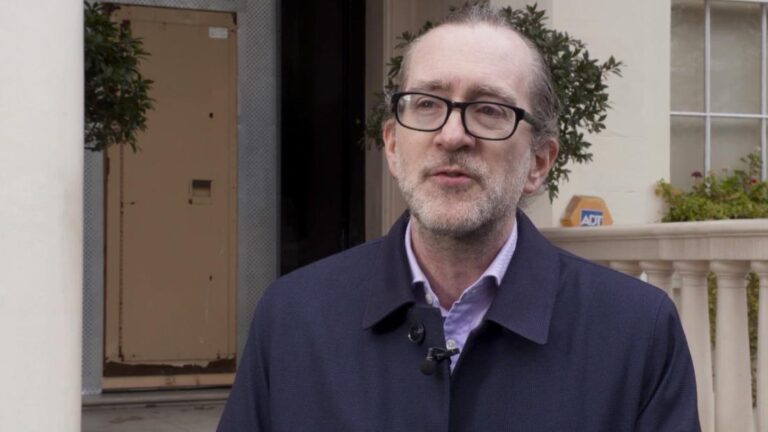 Hear expert’s theory on why oligarchs are reluctant to pressure Putin