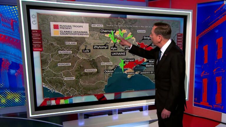 What does former CIA director see coming in the weeks ahead in Ukraine?