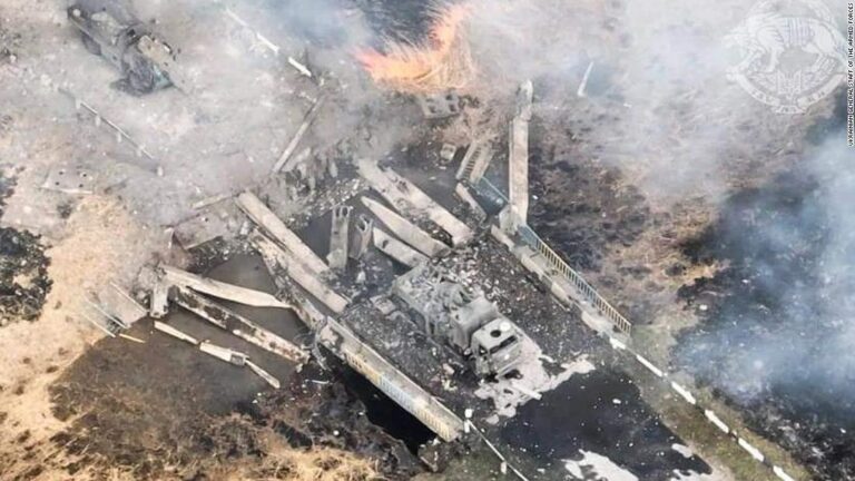 Ukraine: Unit destroys bridge as Russian convoy crosses