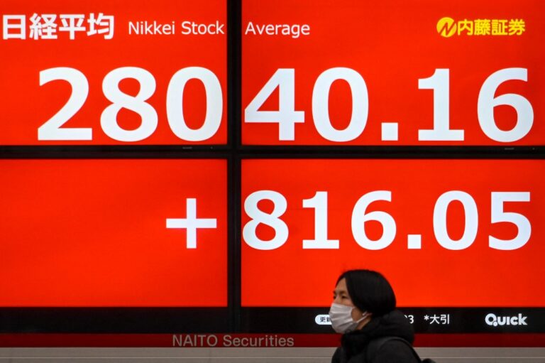 Oil prices up, Asian shares fall, trading muted with Good Friday holidays