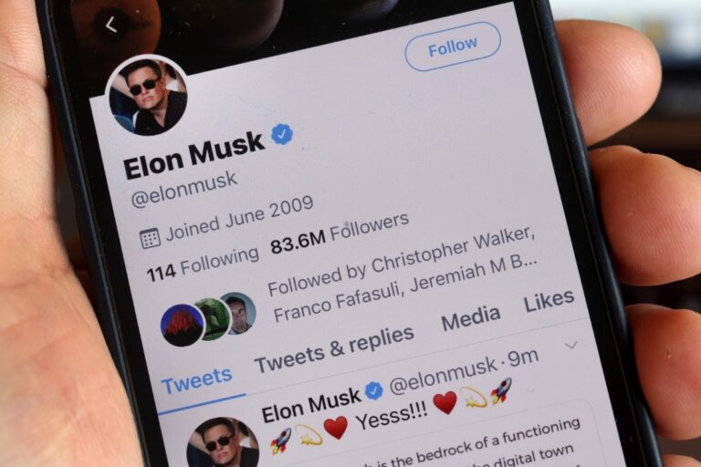 Elon Musk told banks he will rein in Twitter pay, make money from tweets