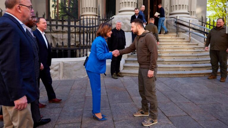 Pelosi says ‘America stands with Ukraine’ after meeting Zelensky in Kyiv