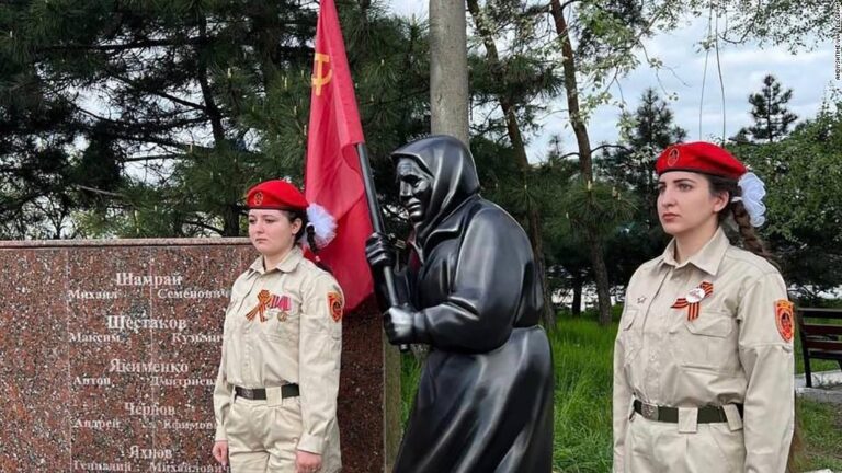 Russians try to put their stamp on Mariupol through the restoration of Russian-language symbols, say Ukrainian officials
