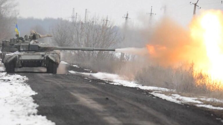 Ukrainian soldier uses Russian tank against them