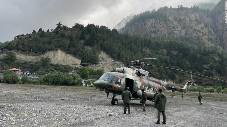 Why is it so risky to fly in Nepal?