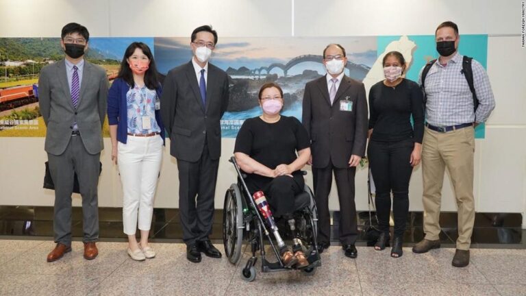 US congressional delegation makes surprise visit to Taiwan