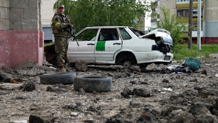 ‘It’s a catastrophe’: Russians strike Lysychansk with maximum intensity