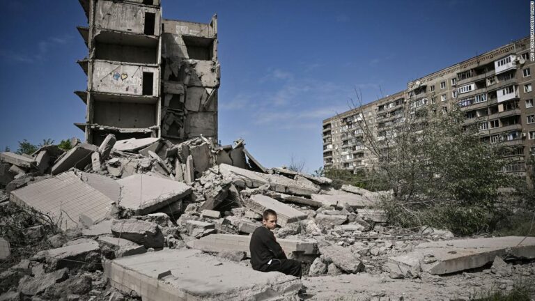Ukraine to withdrawn from key city as Russia’s advance grinds on
