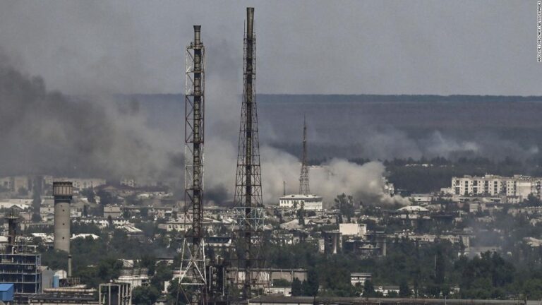 Ukrainian forces in Severodonetsk must “give up or die,” says separatist leader
