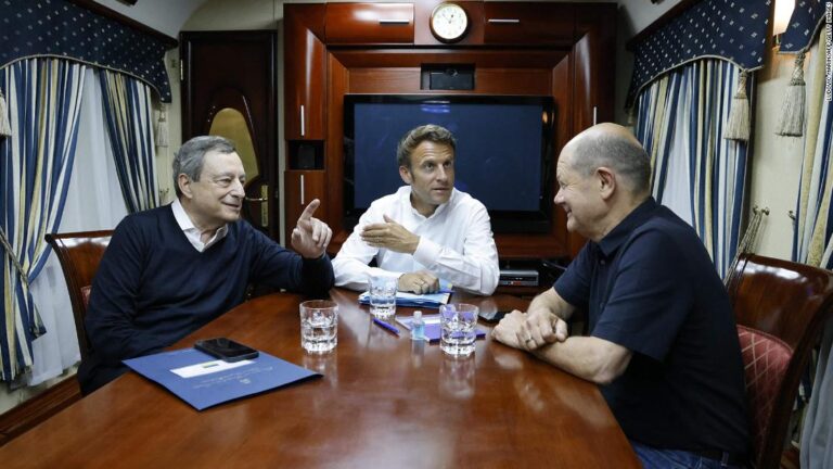 Leaders of France, Germany and Italy arrive in Kyiv for meeting with Zelensky