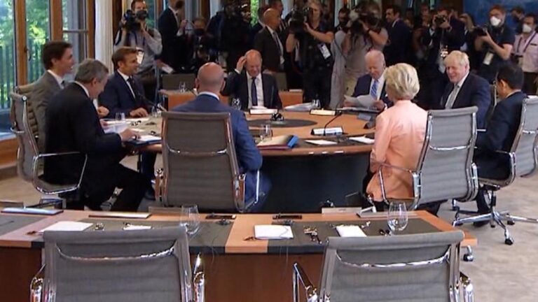 World leaders caught on camera mocking Putin at meeting