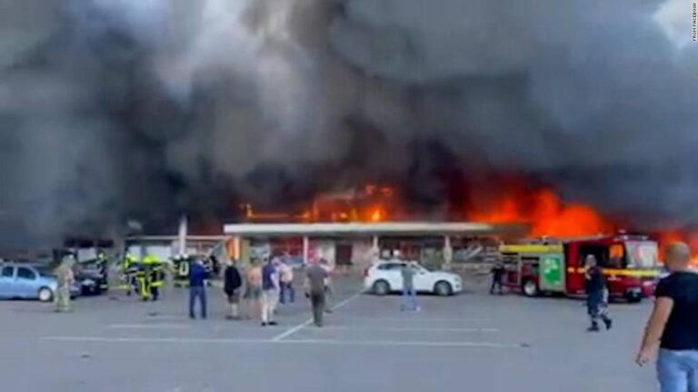 More than 1,000 people were in shopping mall hit by a Russian missile, President Zelensky says