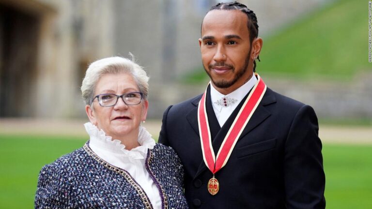 F1 teams rally around Hamilton after Piquet uses racist slur