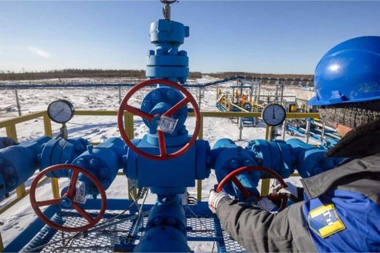Russia seeks to ‘minimize’ effects of EU oil ban, gas exports down