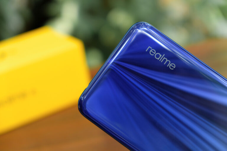 China In-Focus — China’s smartphone market share rises in Russia; Tesla goes ahead with China hiring event