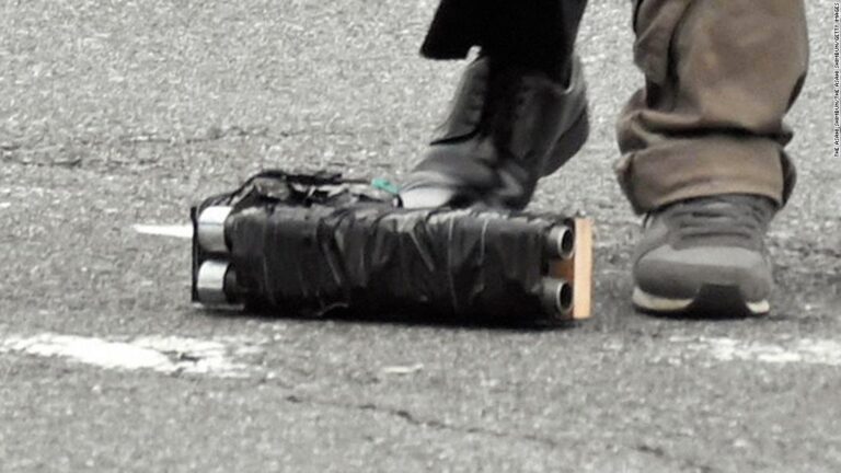 Suspected Abe assassin made own guns, police say