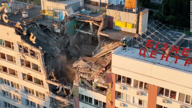 10 ‘powerful explosions’ hit Ukraine’s Mykolaiv