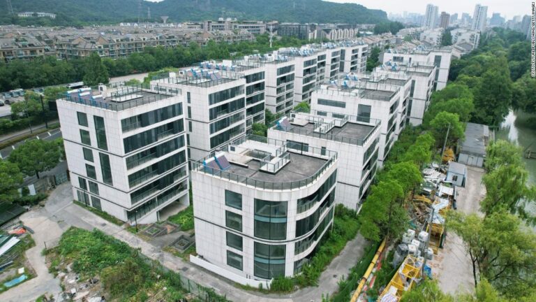 China scrambles to defuse alarm over mortgage boycotts and banks runs