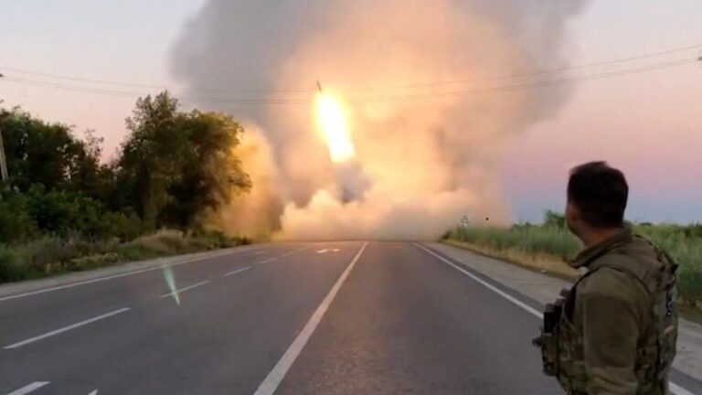 See Ukrainian army use US rockets in Russian war