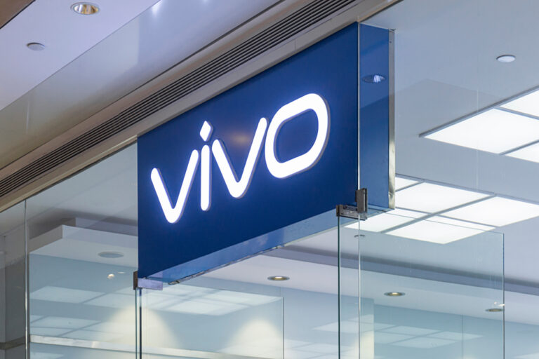 India In-Focus — Shares close lower; Court lifts ban on Vivo bank accounts; Iveco to supply engines for Blue Energy Motors