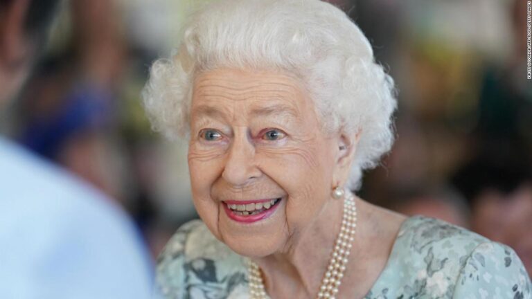 Queen won’t return to London to appoint new British PM, for first time in her reign