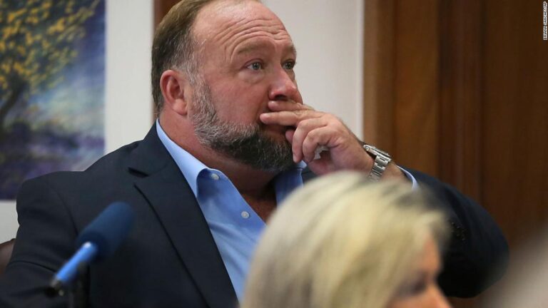 Alex Jones’ texts have been turned over to the January 6 committee, source says