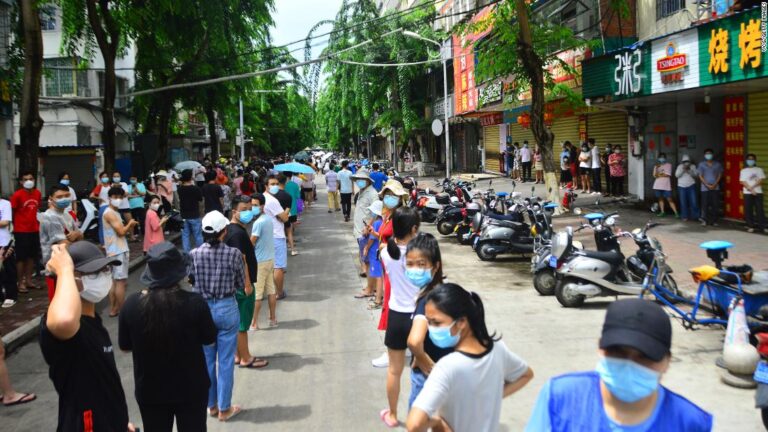 Covid lockdown strands thousands of tourists in ‘China’s Hawaii’