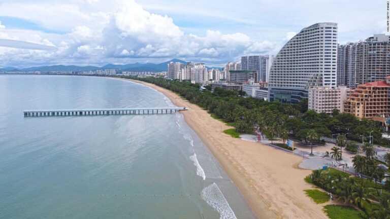 Luxury resort city becomes travel nightmare