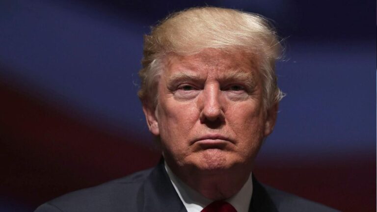 Ex-Trump aide shares story about Trump mishandling classified documents