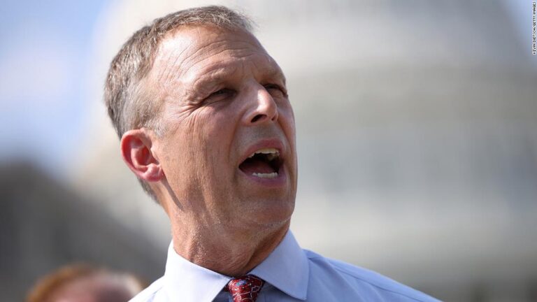 Republican congressman says FBI seized his cellphone