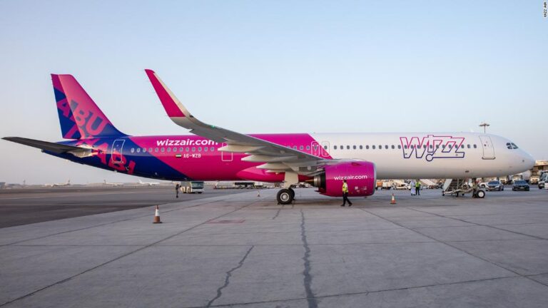 This airline is restarting flights to Russia