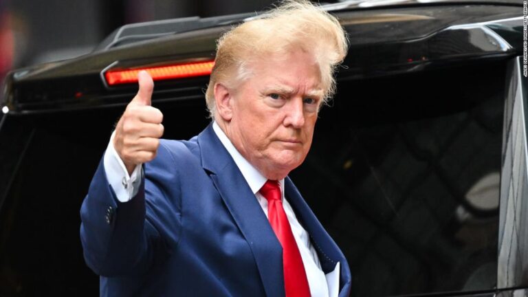 Inside Trump’s public bravado and private resistance over Mar-a-Lago documents