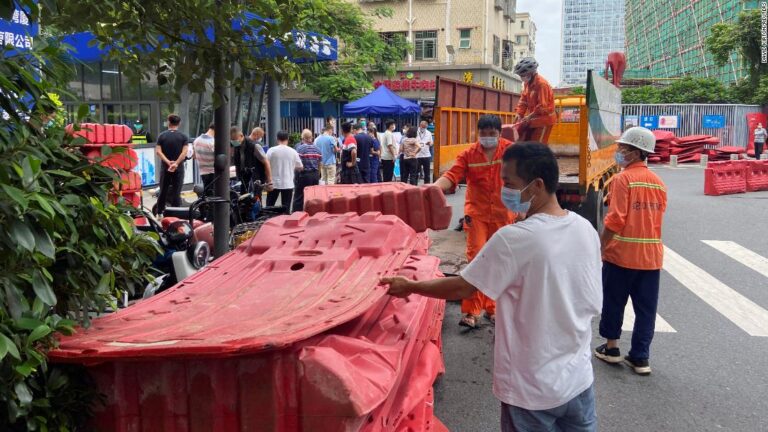 China shuts world’s largest electronics market as Shenzhen imposes more lockdowns