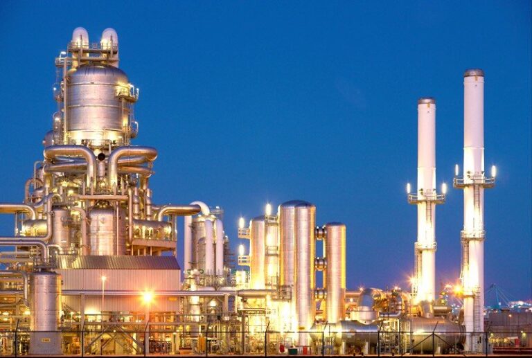 Oil prices drop over 1% on potential global recession concerns