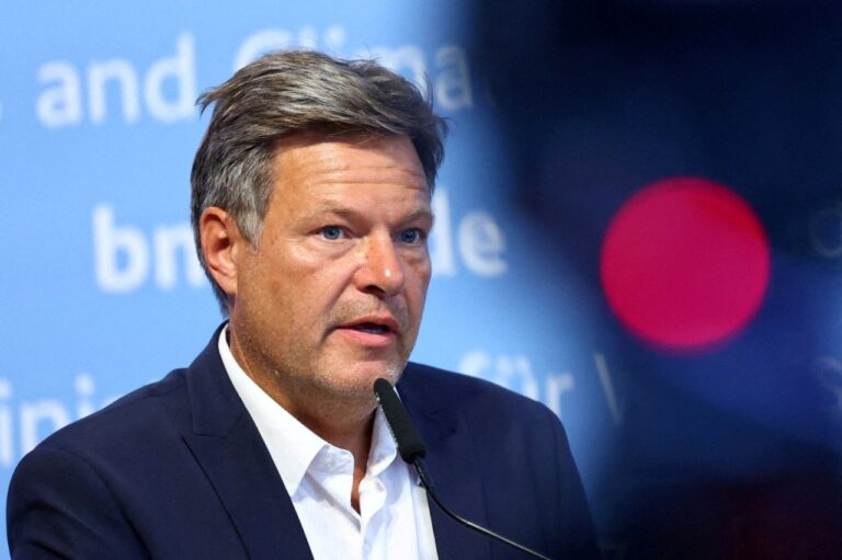 German minister rules out keeping N-plants running to save gas