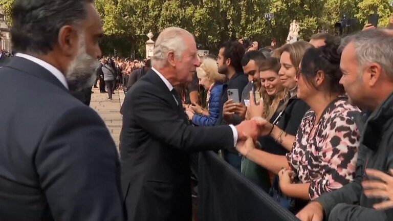 King Charles III returns: See crowd’s reaction outside palace
