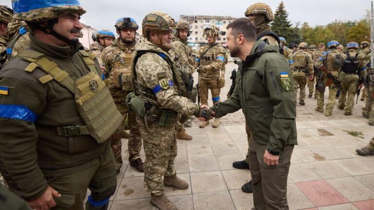 See Zelensky’s triumphant visit to liberated territory