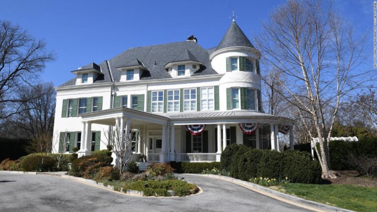 Two buses of migrants dropped off near the vice president’s residence in Washington