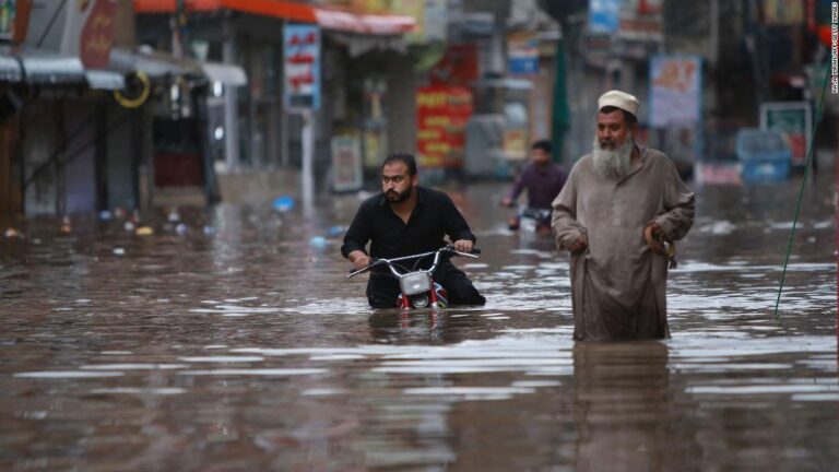 Experts slam ‘pittance’ in aid to Pakistan as they find climate crisis played a role in floods