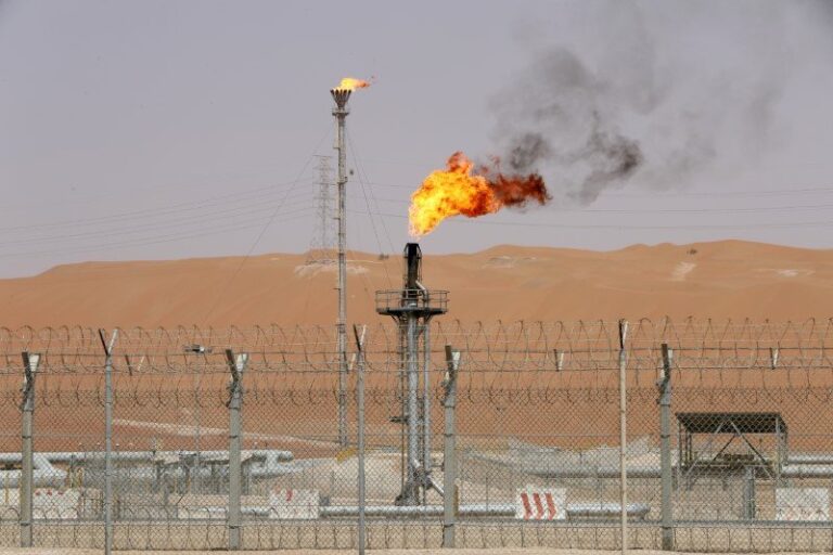 Oil falls as demand fears overtake OPEC-led rally