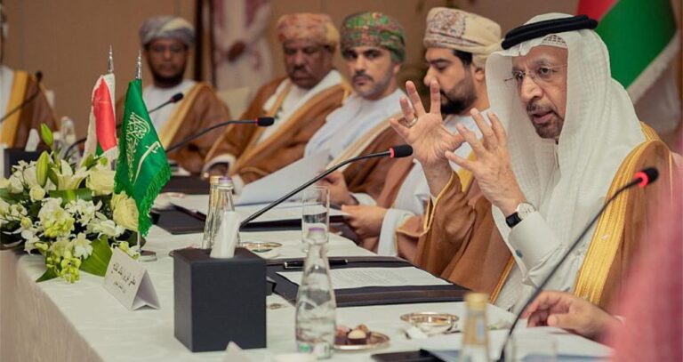 Saudi minister stresses key role of communication with Oman’s government, private sectors