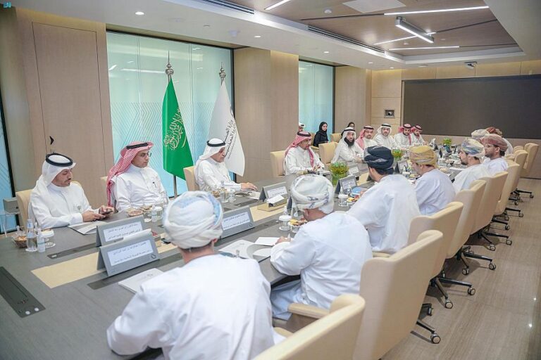 Saudi Industry and Mineral Resources minister meets Omani delegation