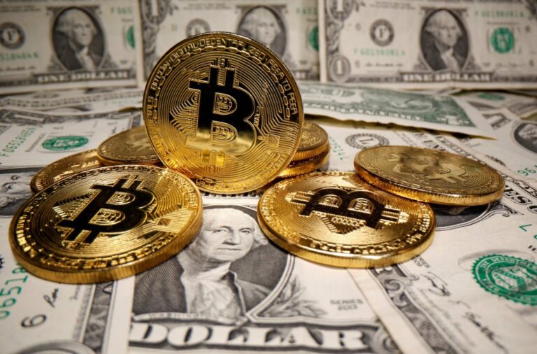 Bitcoin once again slips 1.54% below $20,000